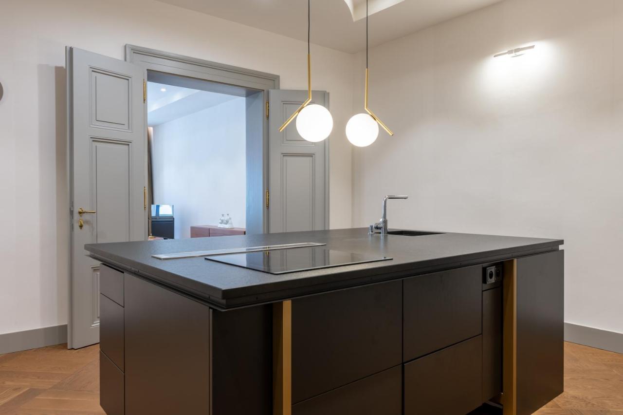 Luxury Old Town Apt, Parking Apartment Praha Bagian luar foto